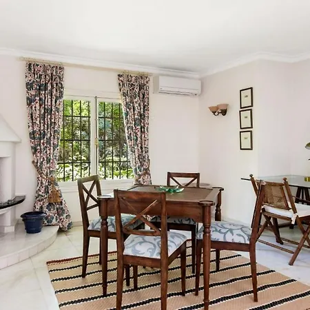 Tas Chill - Puente Front Apartment Marbella