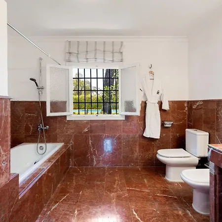 Tas Chill - Puente Romano Beach Front Apartment Marbella