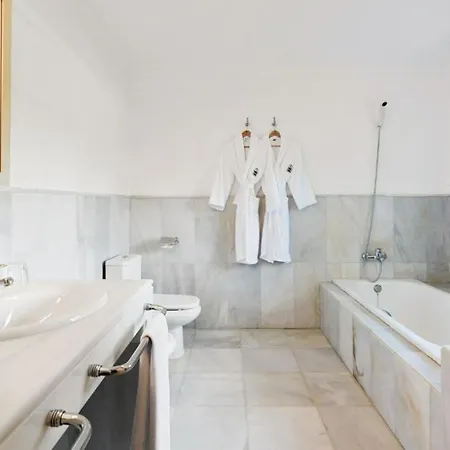 Tas Chill - Puente Front Apartment Marbella