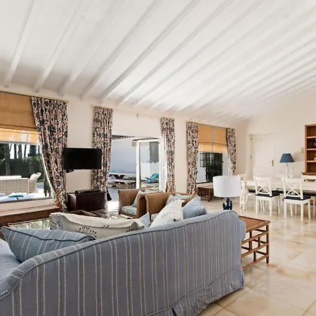 Tas Chill - Puente Front Apartment Marbella